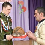 Вещи красноармейца Степана Караульных переданы в дар музею Новоселовской школы