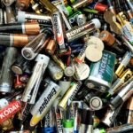 Выбор тюменцев: множество возможностей правильно выбросить батарейку против одной маленькой лени