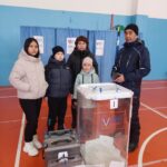 Ярковчане голосуют семьями